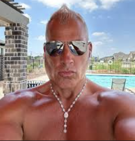 Chris Eryx Profile Picture